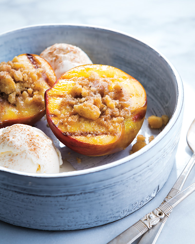 Grilled Peaches with Shortbread Crumble